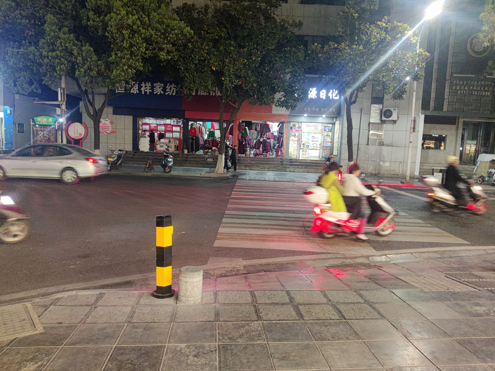 豐上光電智能斑馬線預警系統(tǒng)保障湖北宜昌遠安縣道路安全